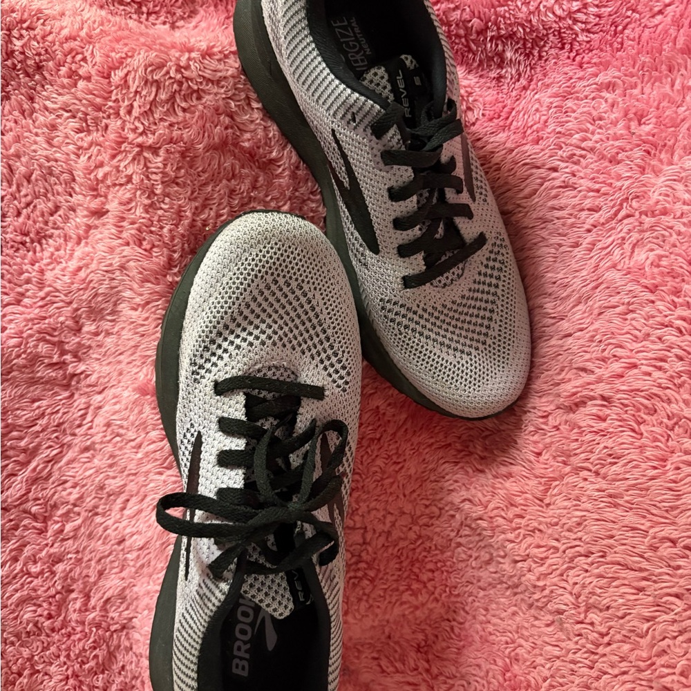Brooks Women's Revel 5 Neutral Running Shoe